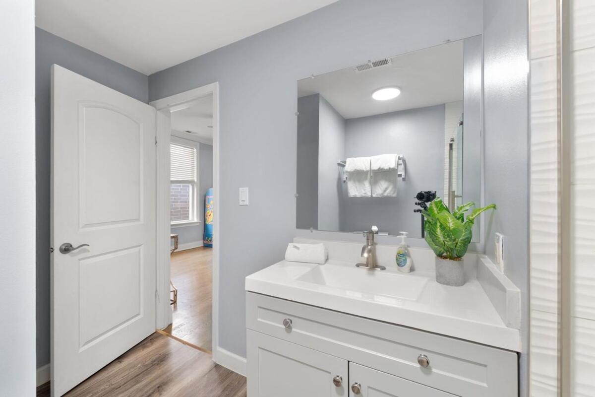 Stylish 2Br Urban Retreat In River West Chicago Exteriör bild